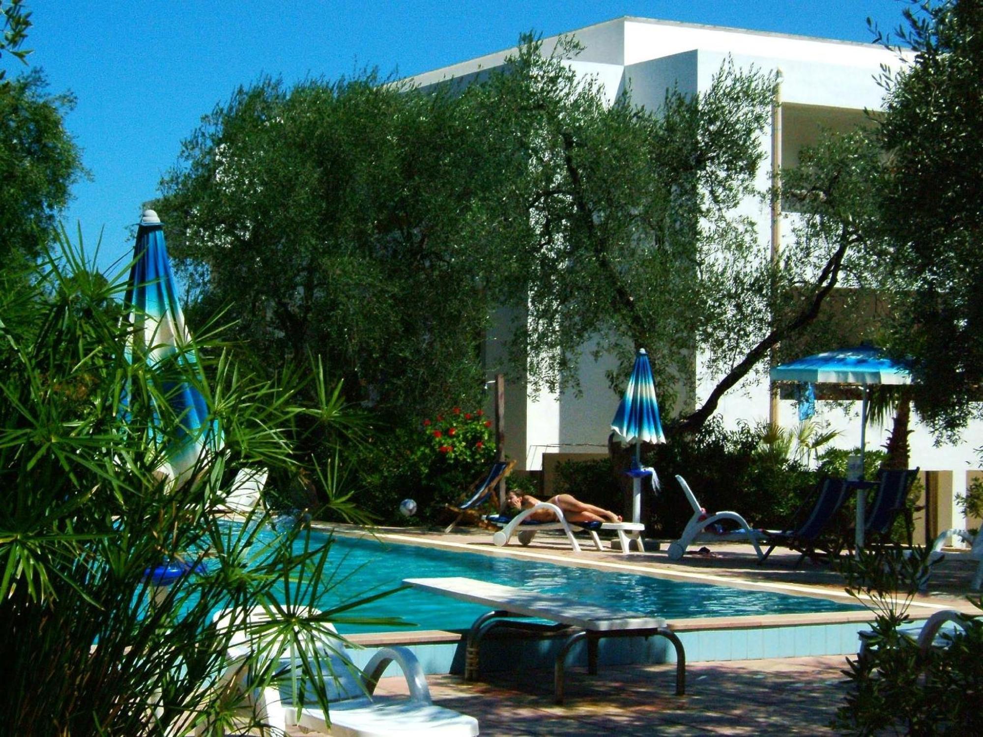 Appartamenti Gallo Club Вьесте Экстерьер фото